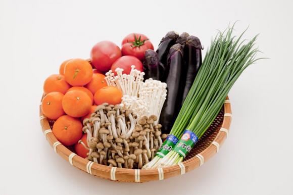 『食育・地産地消月間』街頭キャンペーン　博多駅前の写真です"